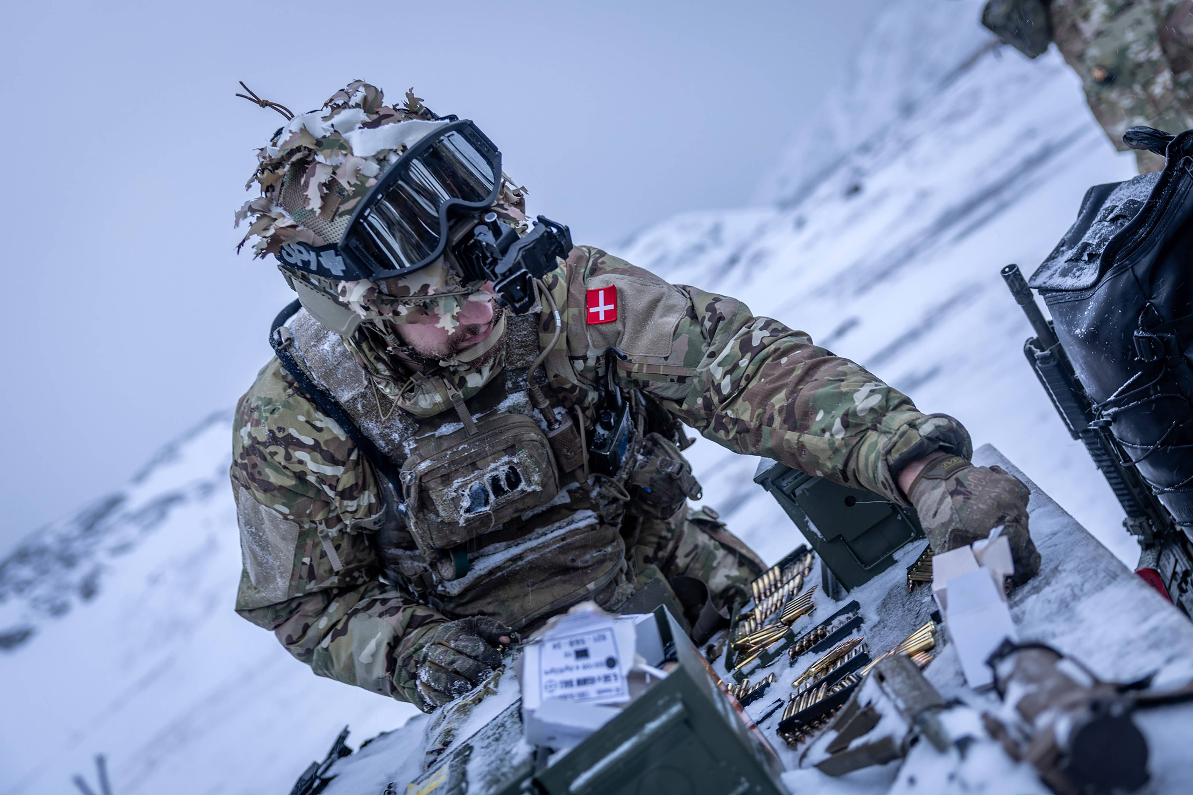 Tensiuni &icirc;n Groenlanda. Danemarca trimite &icirc;ncontinuu trupe, soldații se antrenează pentru &rdquo;lupte care ar putea avea loc&rdquo;