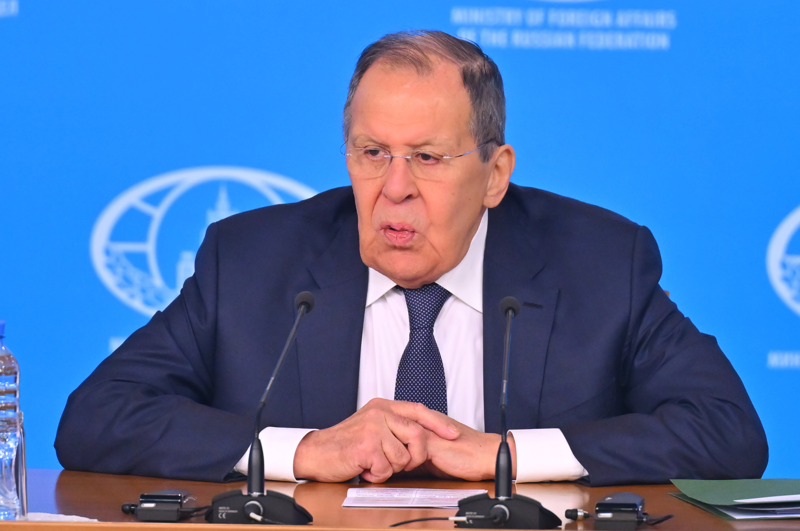 Lavrov acuză SUA că nu şi-au respectat promisiunea referitoare la eliberarea a doi membri ai echipajului unui petrolier reţinut &icirc;n Atlantic