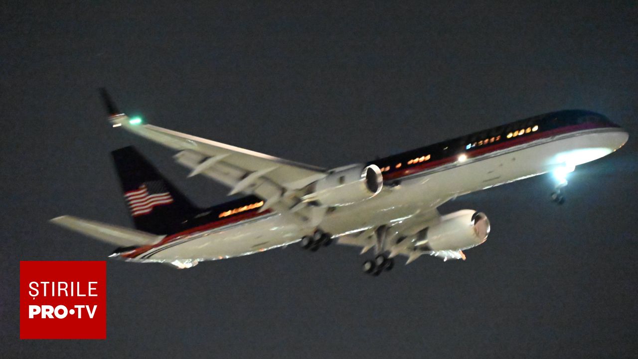 Problemă electrică minoră la bordul Air Force One: Trump s-a întors la Washington în drum spre Davos