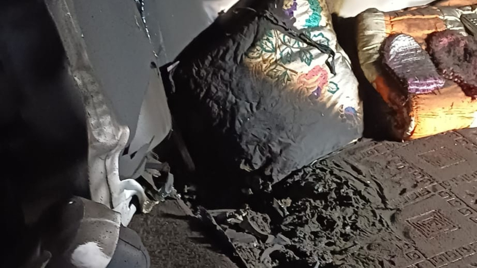 O femeie de 84 de ani a fost găsită moartă &icirc;n pat, &icirc;n locuința sa din județul Galați. Camera avea urme de fum