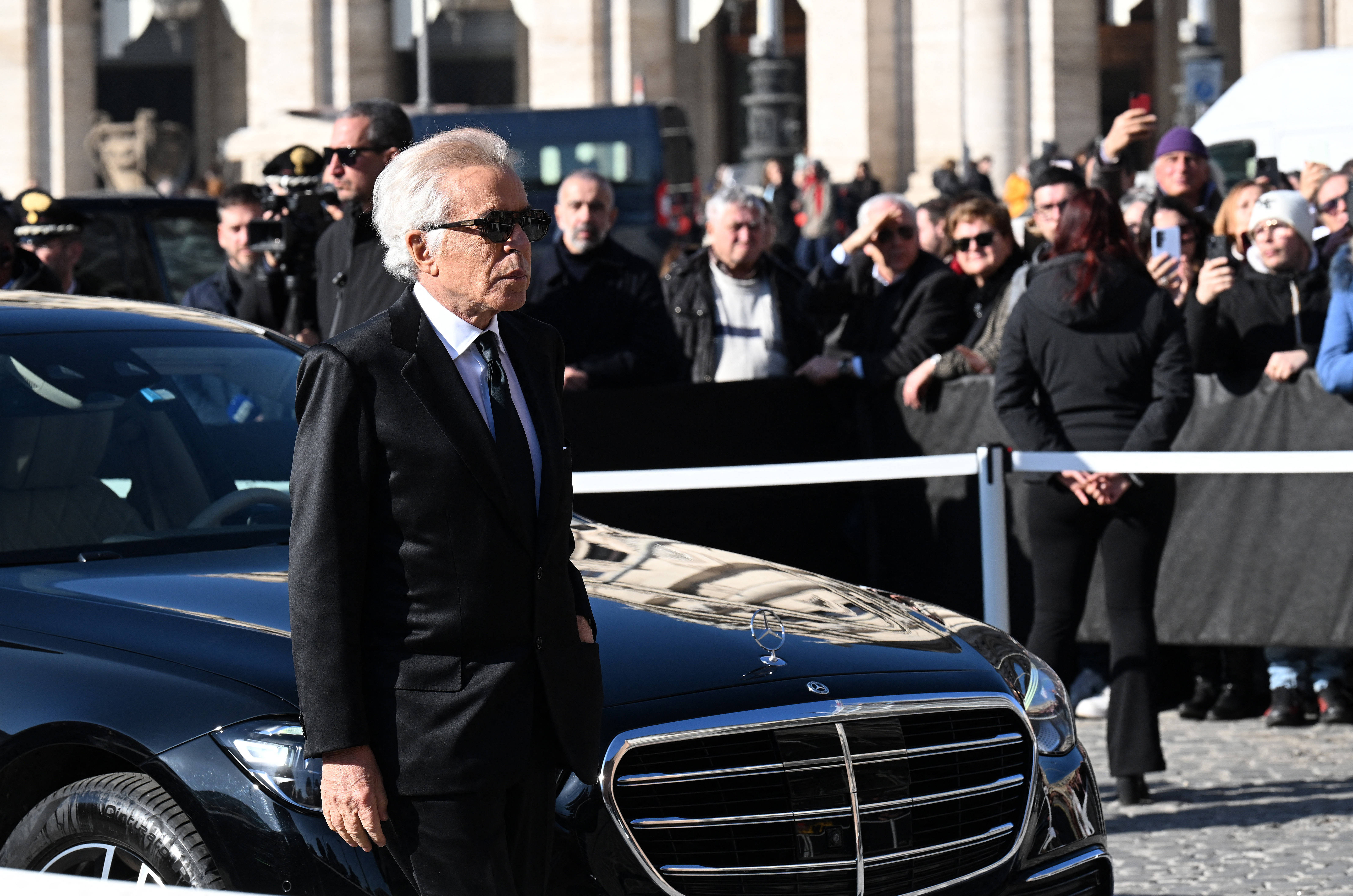 Funeralii valentino 6