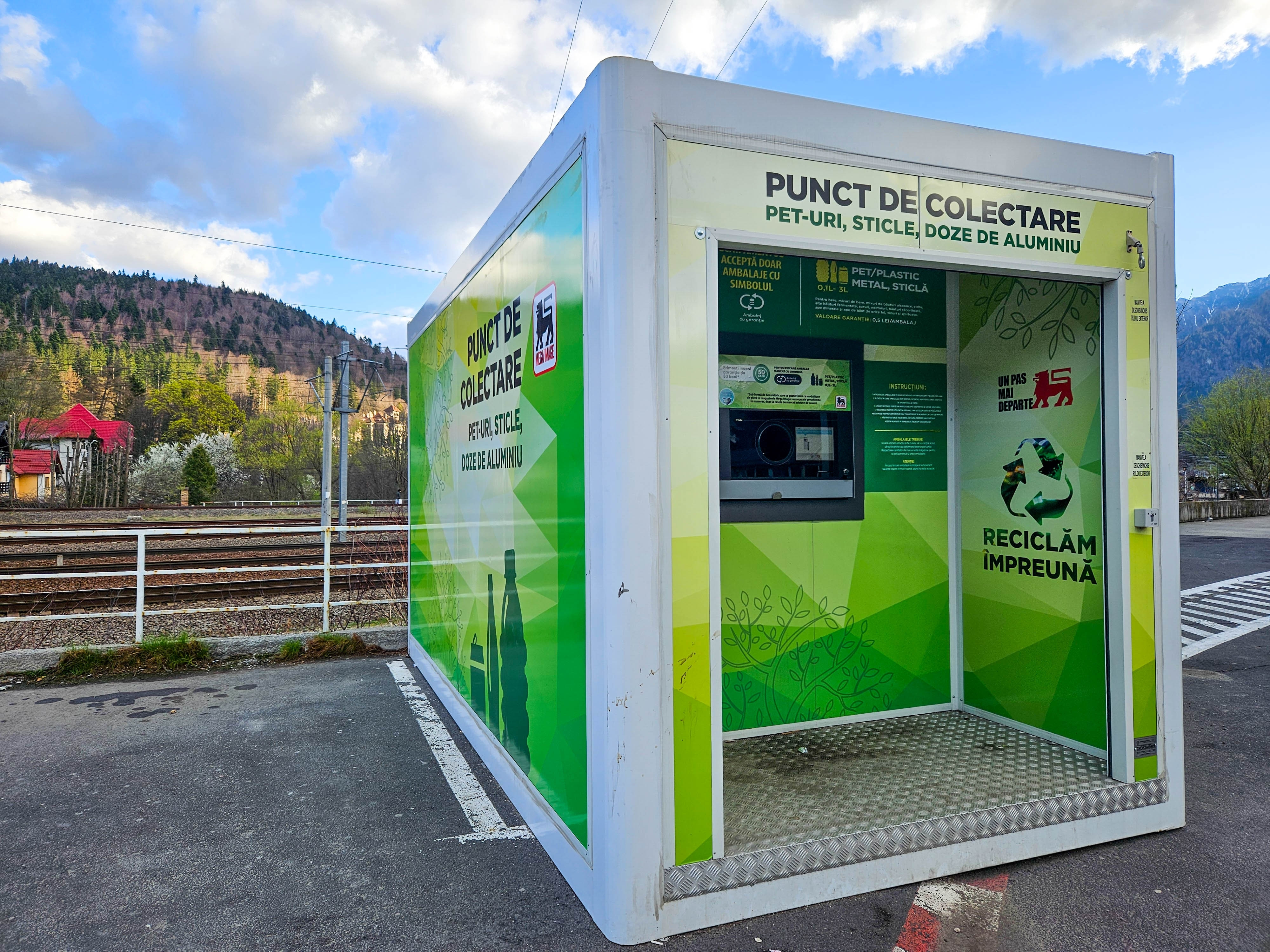 T&acirc;lhăria bonurilor. Un copil a rămas fără voucherele Returo de la aparatul de reciclare