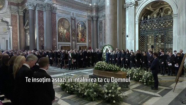 Valentino Garavani a fost condus pe ultimul drum la Roma. Zeci de vedete și personalități l-au omagiat. &bdquo;El este viața mea&rdquo;