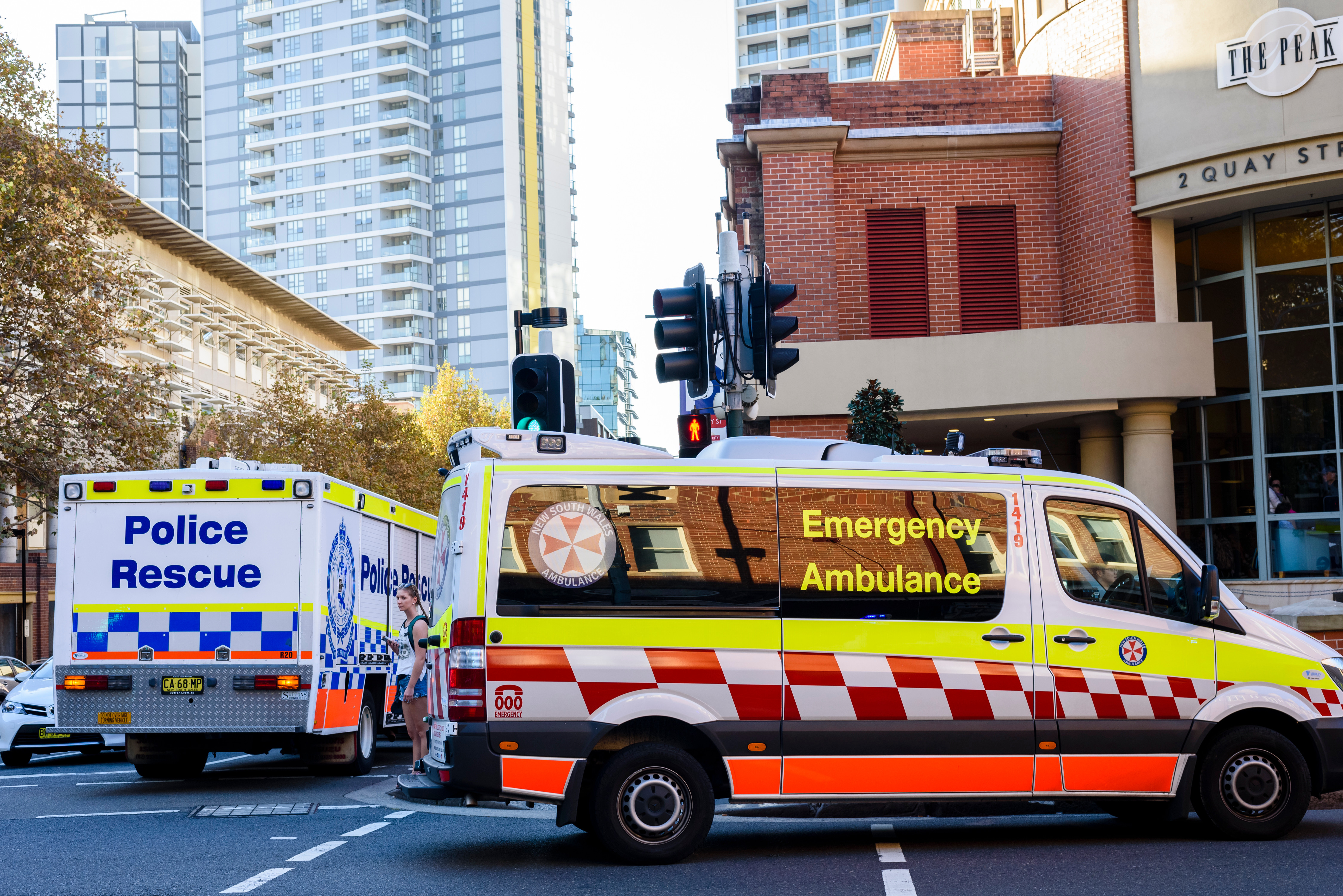 Un băiat de 12 ani a murit &icirc;n spital, după ce a fost atacat de un rechin &icirc;n Sydney. &bdquo;Cu inima sf&acirc;șiată. Era fericit&rdquo;