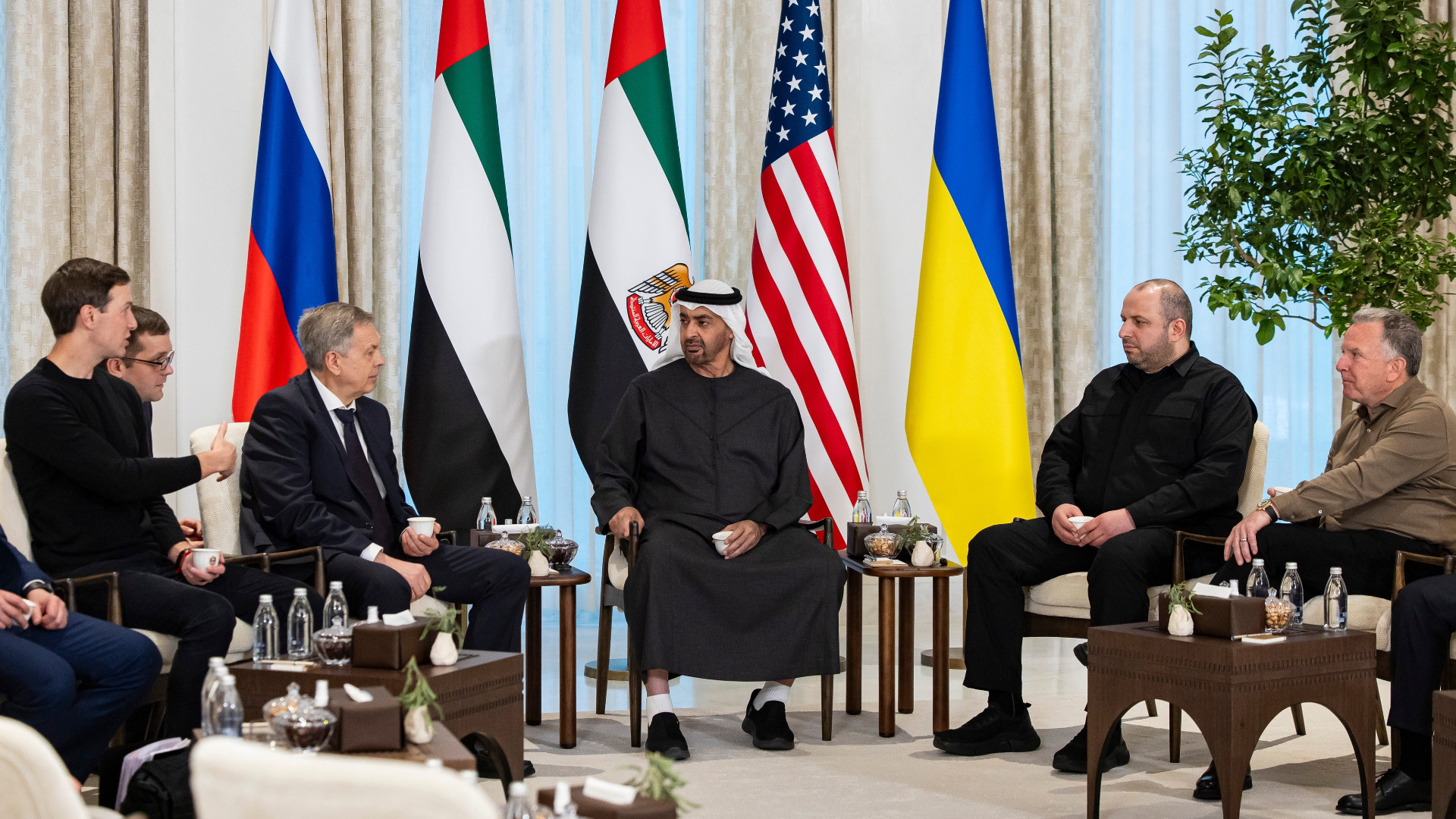 Noi negocieri Ucraina–SUA–Rusia, duminica viitoare. Rușii și ucrainenii, „aproape prieteni” la primele discuții trilaterale