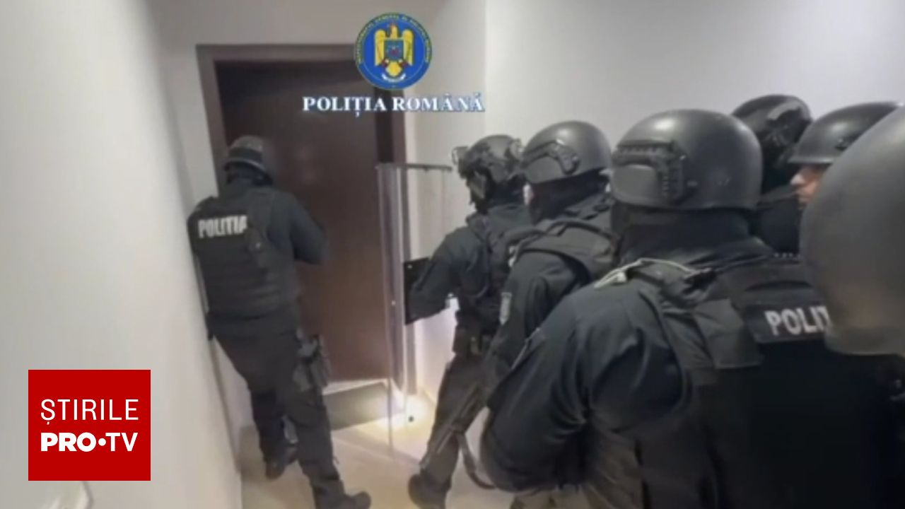 Poza pentru articolul Intervenție SAS în București. Un bărbat înarmat cu un cuțit a fost imobilizat după ce s-a baricadat în locuință