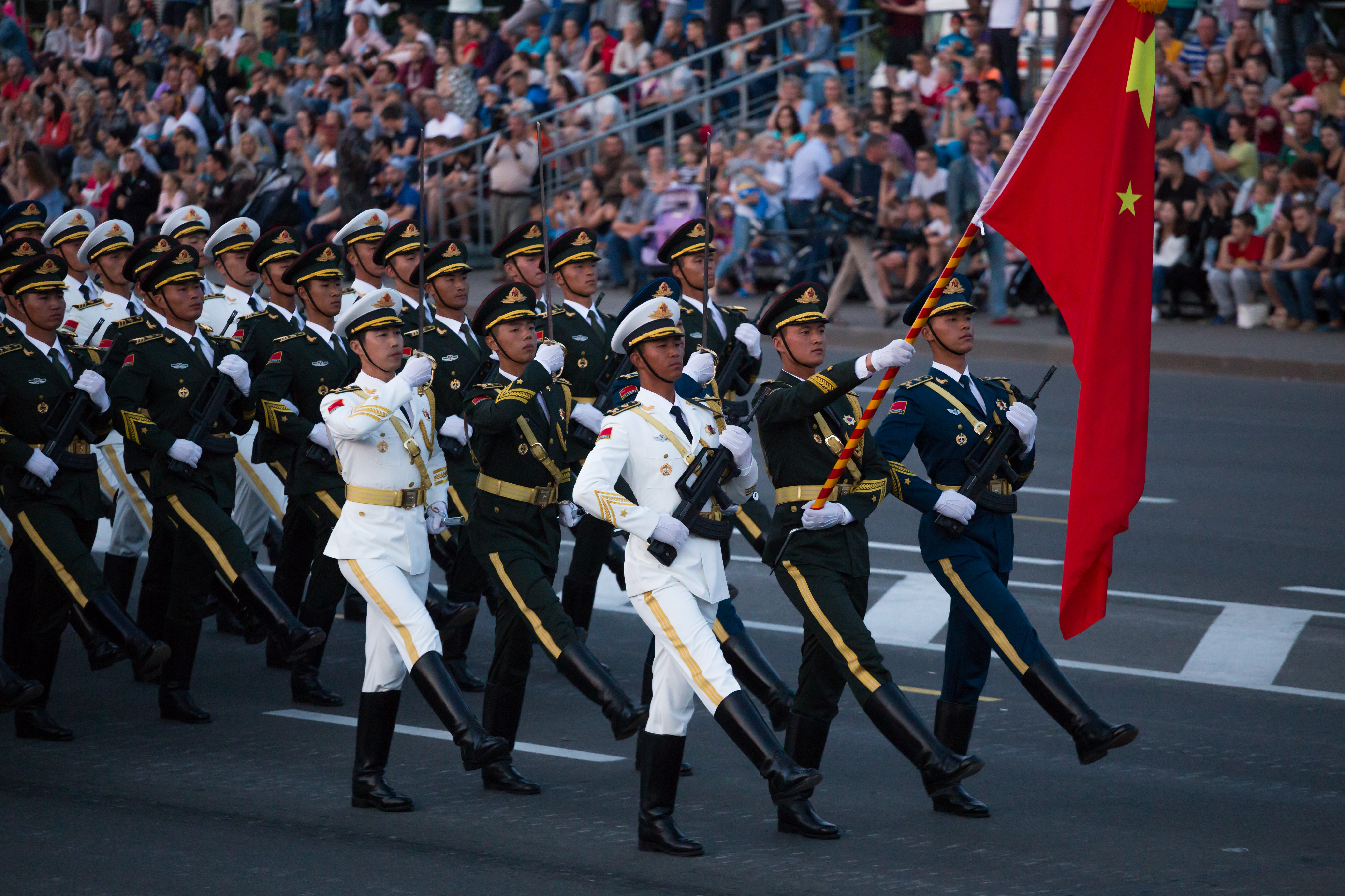 Cel mai important general din China este anchetat pentru corupție și divulgarea de secrete nucleare către SUA