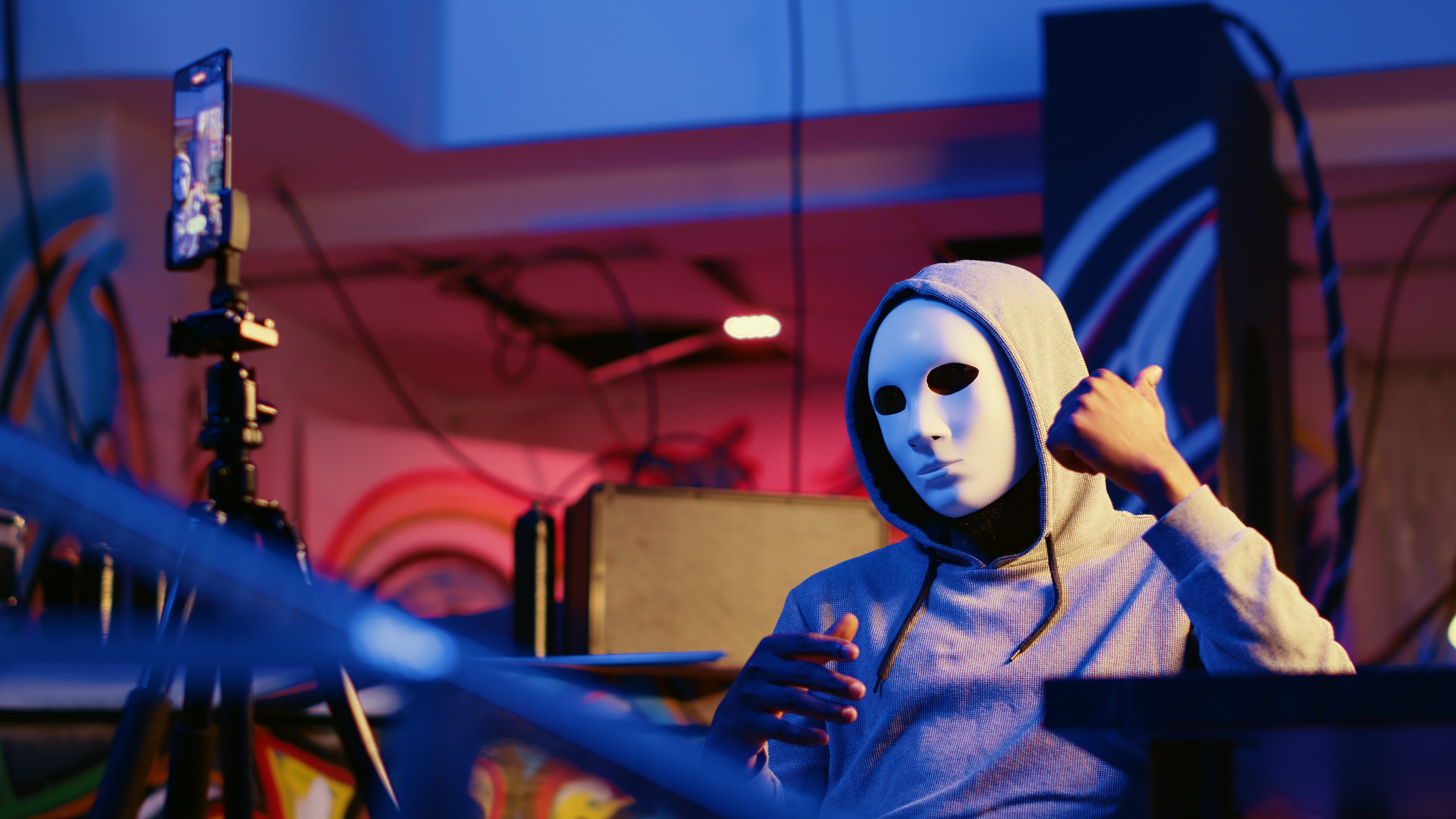 Cum a creat haos &icirc;n Ungaria un hacker de 17 ani din Bihor. Operațiune uriașă antitero a maghiarilor și a Poliției Rom&acirc;ne