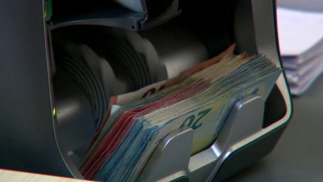 C&acirc;nd ar putea cel mai devreme Rom&acirc;nia să adopte moneda euro. CFA: &bdquo;Nu putem &icirc;ndeplini condițiile prea cur&acirc;nd&rdquo;