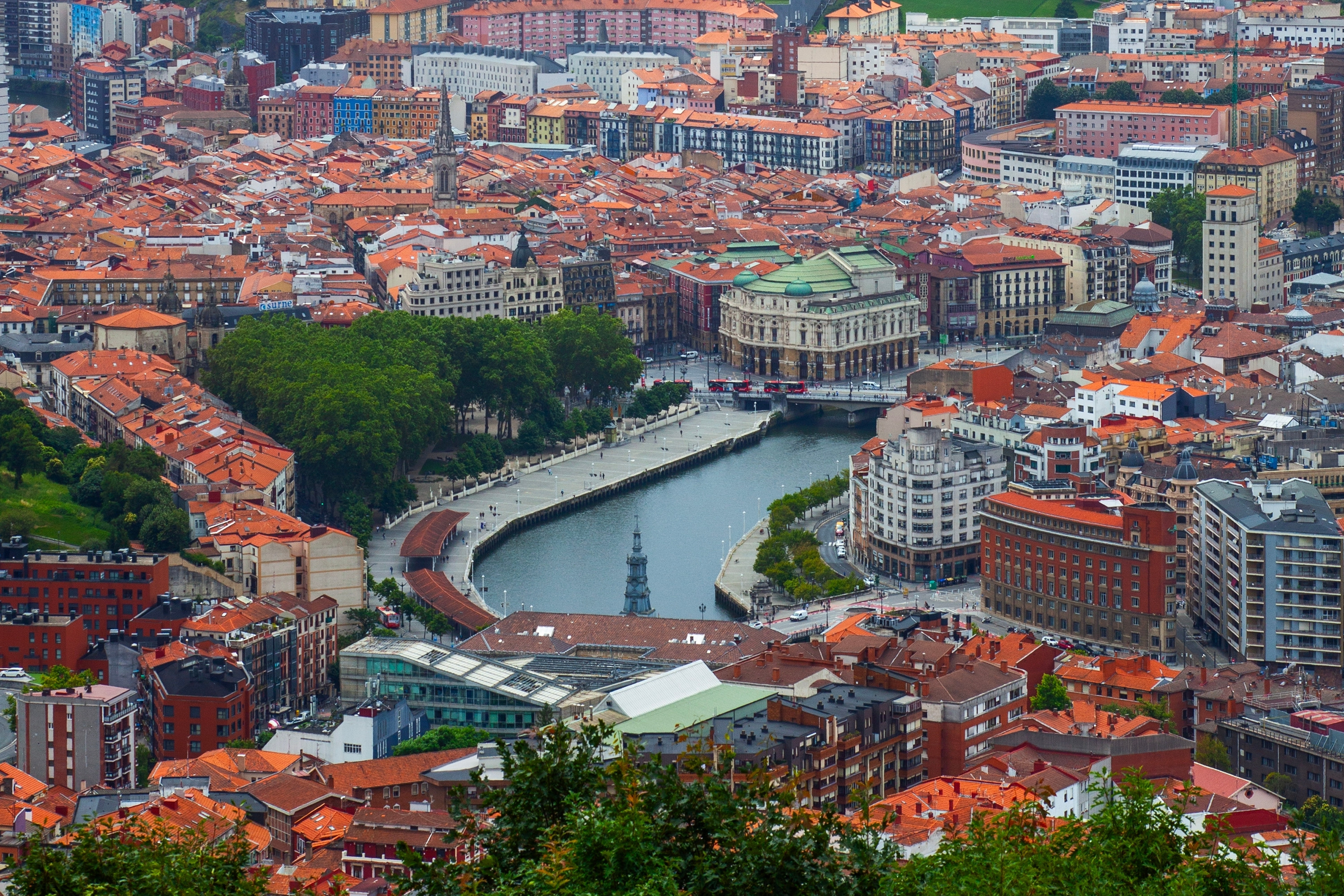 Bilbao – ghid complet de călătorie. De ce este unul dintre cele mai interesante orașe din Spania