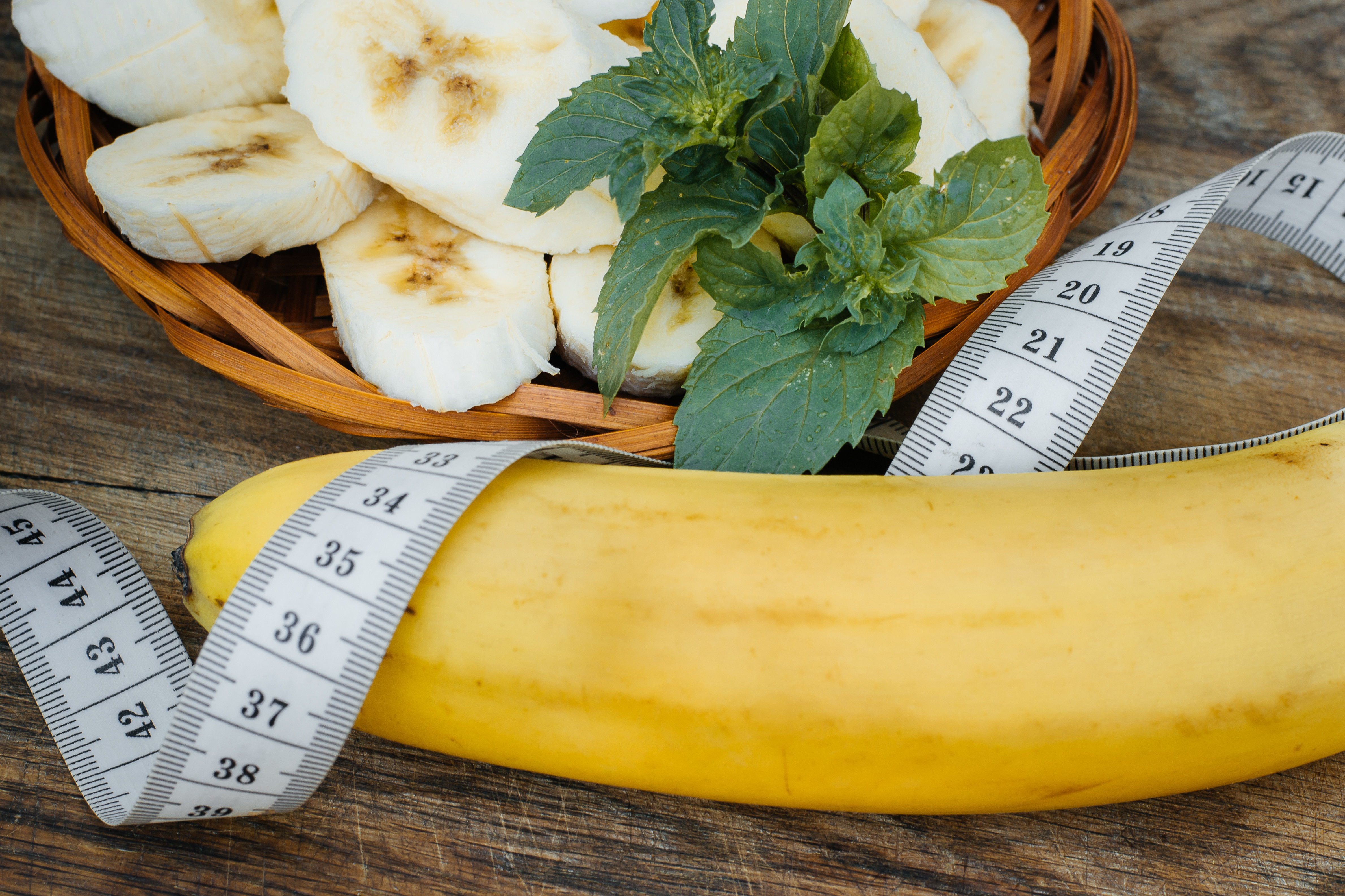 Dieta cu banane. Cum să slăbești rapid cu super-alimentul care îți ține de foame