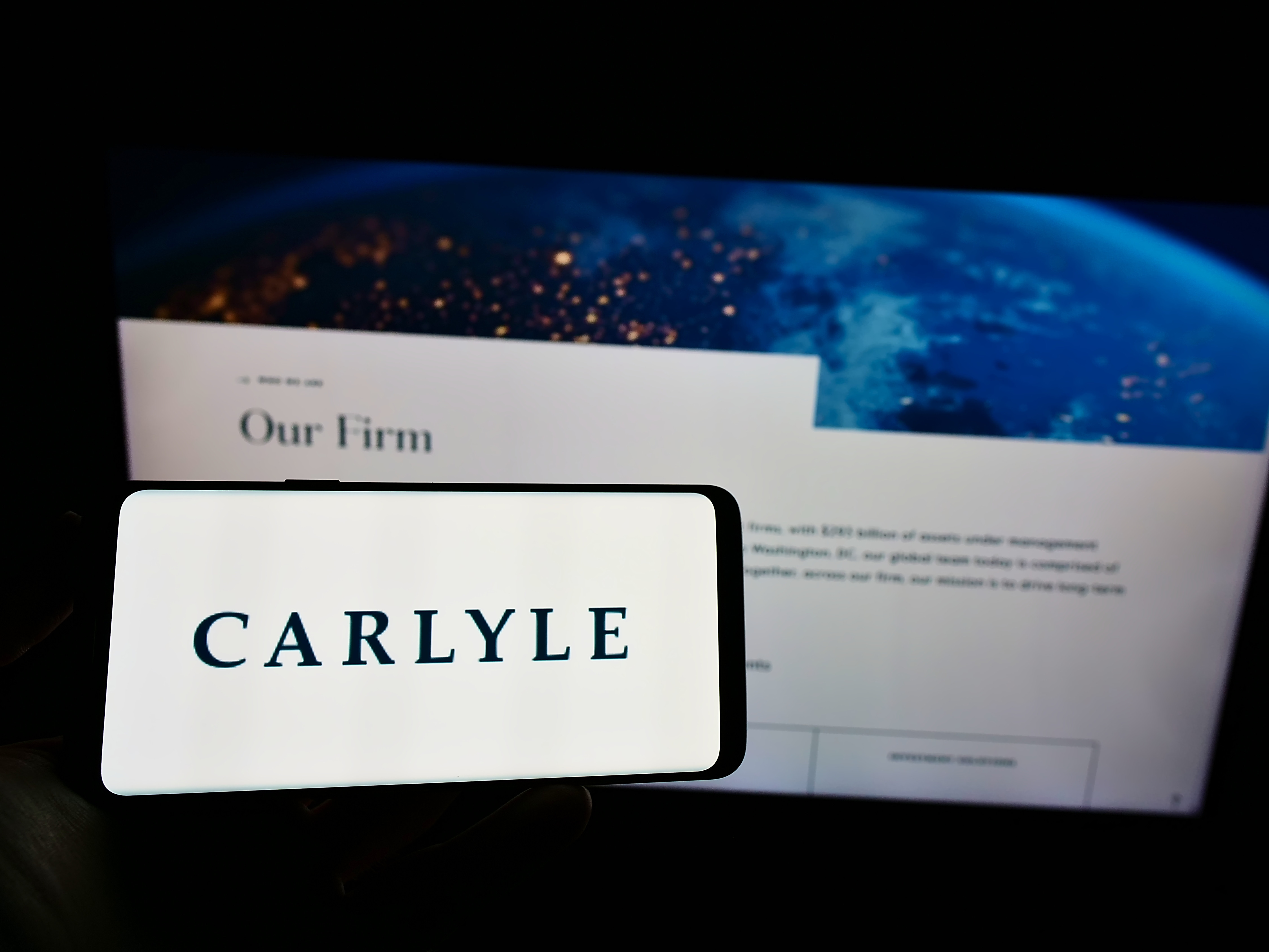 Cine este gigantul american Carlyle și ce va face cu Lukoil din Rom&acirc;nia. Activele sale depășesc PIB-ul țării noastre