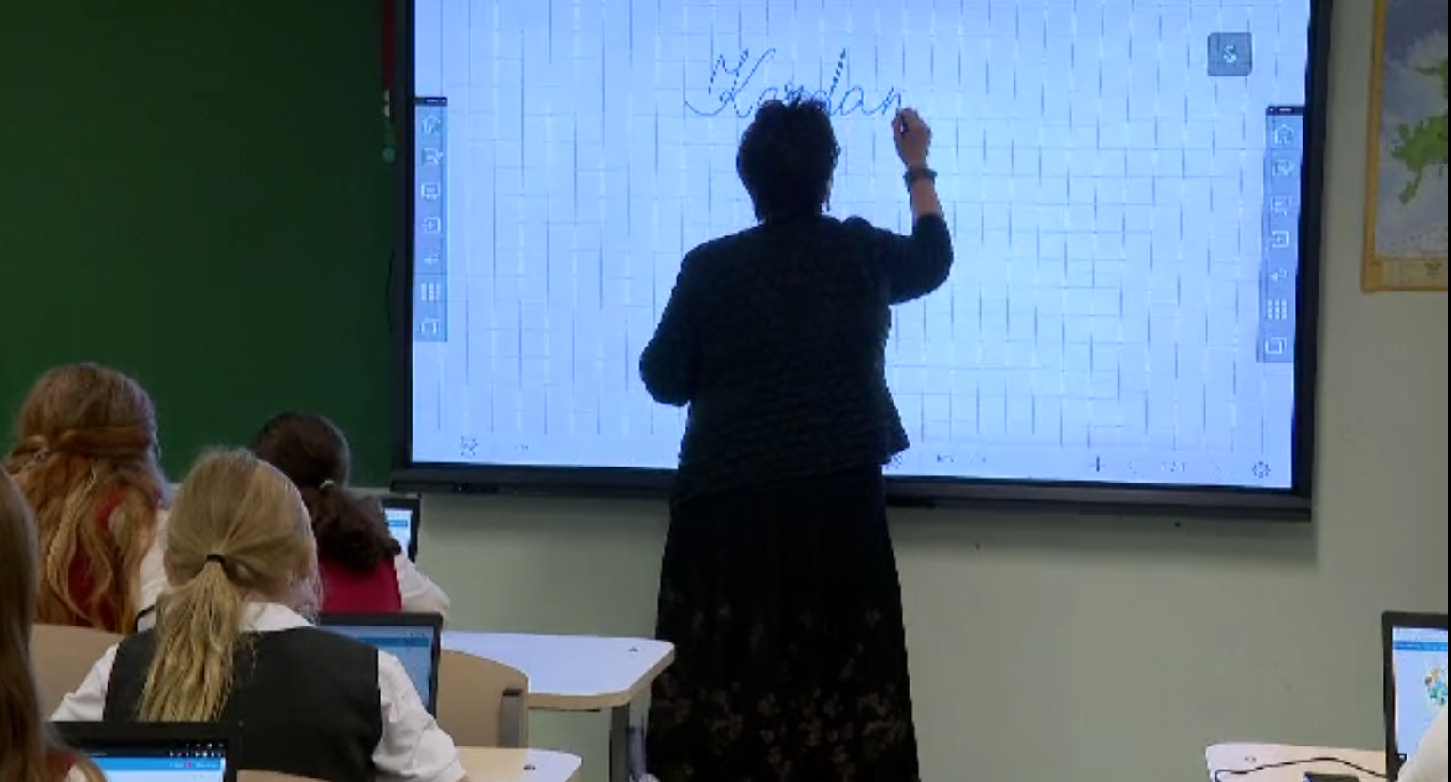 Ce riscă profesorii care chiulesc. Directorul poate lua măsuri, dar p&acirc;nă la sancțiune e cale lungă