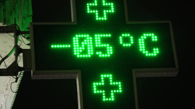 Acțiune umanitară în Iași. Autoritățile locale caută oameni fără adăpost, pentru a-i duce la căldură