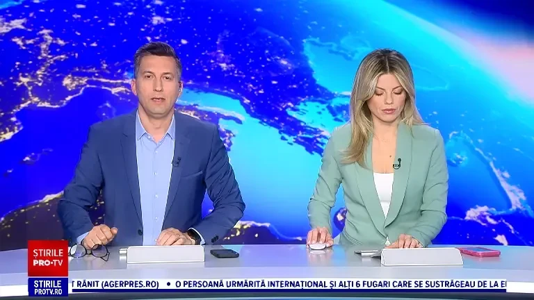 Imagini inedite din inima sălbăticiei. 13 căprioare, surprinse jucându-se în zăpadă, într-o zonă montană din Bucovina