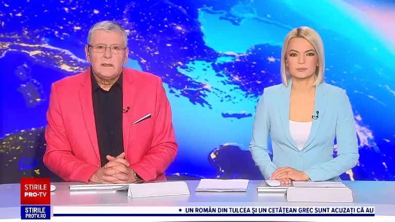 Turla unei biserici vechi de 500 de ani s-a prăbușit în Sălaj. O polițistă a fost rănită, iar circulația a fost blocată