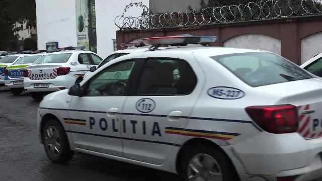 Trei indivizi, căutați după ce au &icirc;ncercat să fure fier vechi. Suspecții riscă p&acirc;nă la 10 ani de &icirc;nchisoare