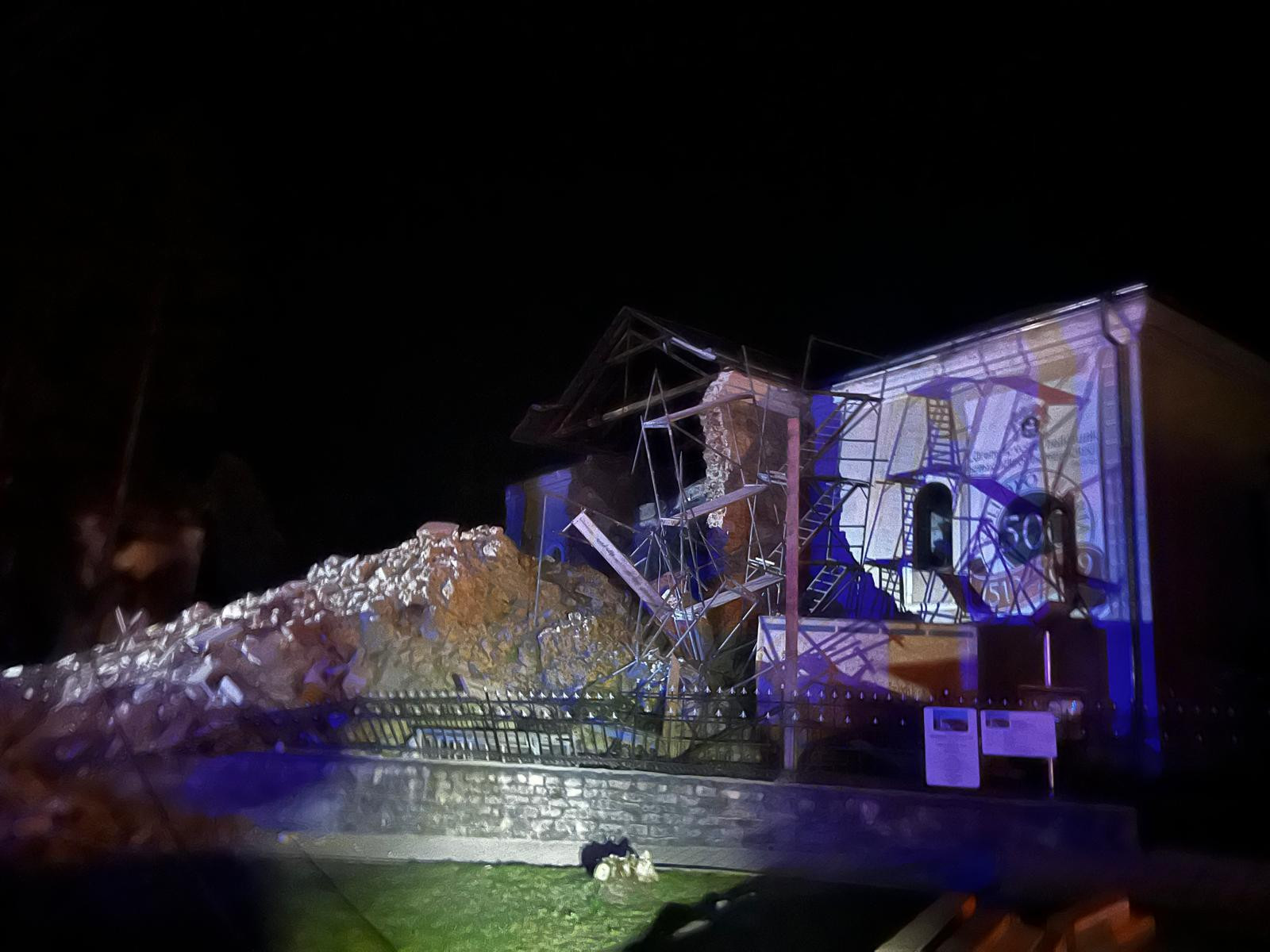 Care ar fi cauza prăbușirii turnului Bisericii Reformate din Cehu Silvaniei. Lăcașul de cult era vechi de peste 500 de ani