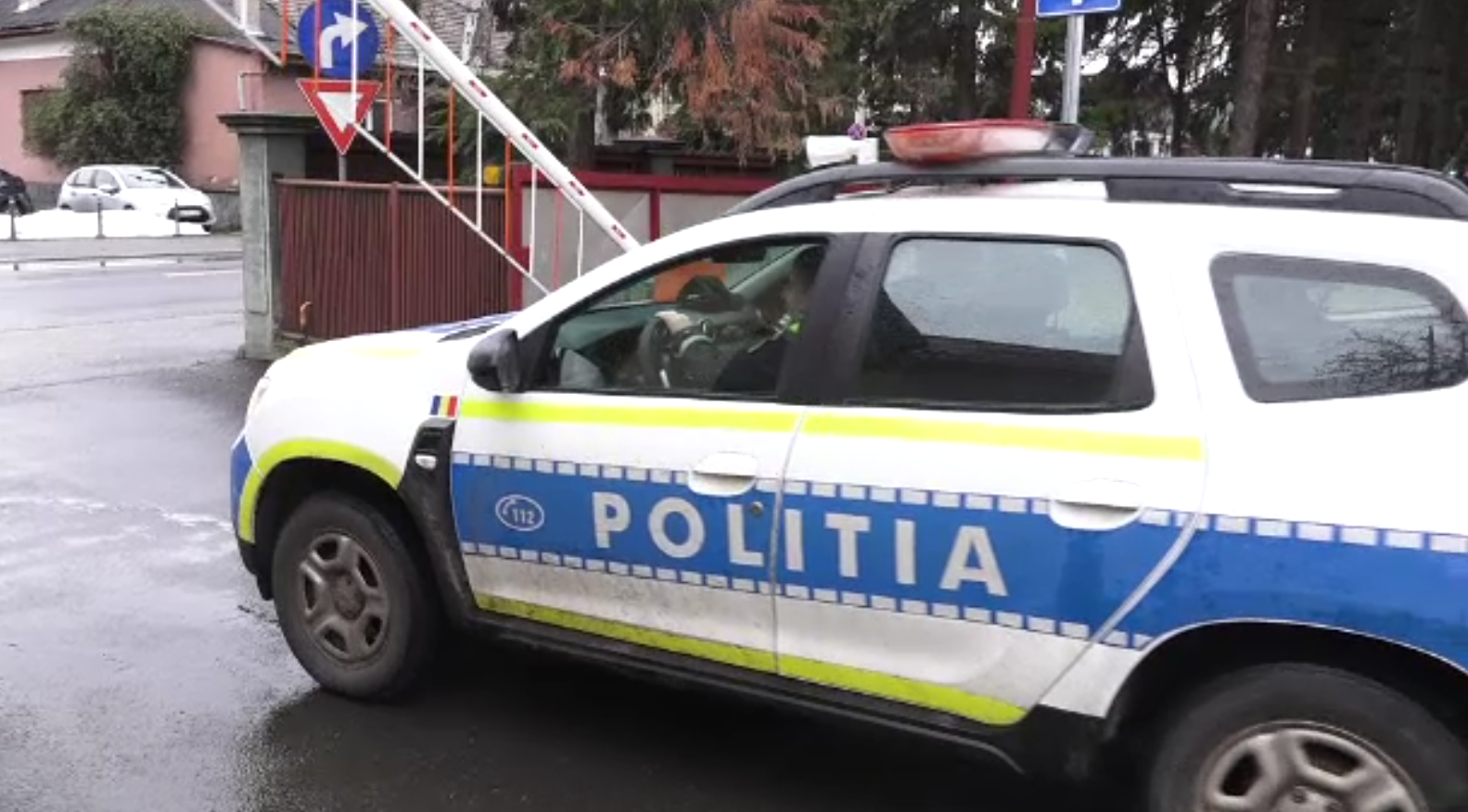 Motivul pentru care polițistul a fost înjunghiat de minorul de 16 ani, în Baia Mare. „Aici e o poveste lungă”