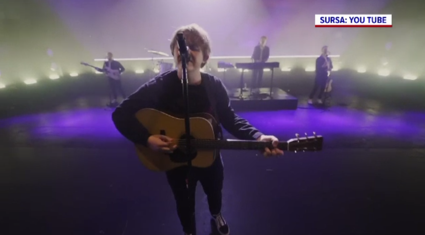 Lewis Capaldi vine pentru prima dată &icirc;n Rom&acirc;nia: artistul britanic, confirmat la UNTOLD 2026