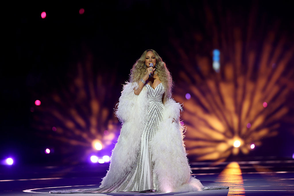 Mariah Carey, criticată dur la deschiderea Jocurilor Olimpice de iarnă. &bdquo;Se uită &icirc;n gol, plictisită de moarte&rdquo;