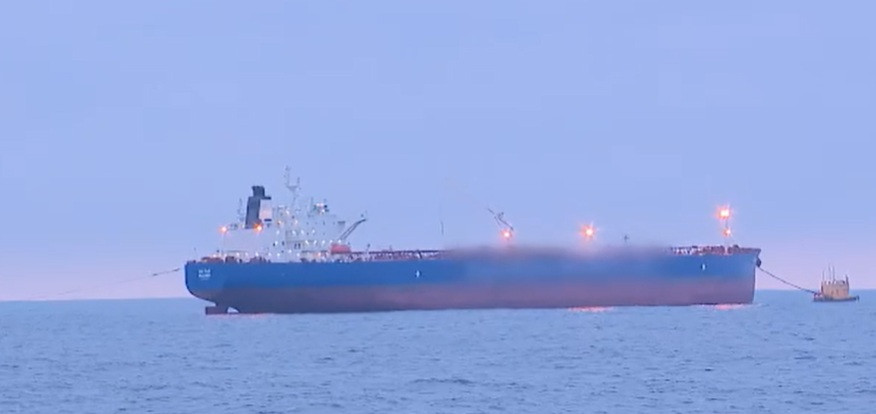 Mii de petroliere suspecte, multe din porturi rusești, libere în apele României. Autoritățile nu le-au controlat niciodată