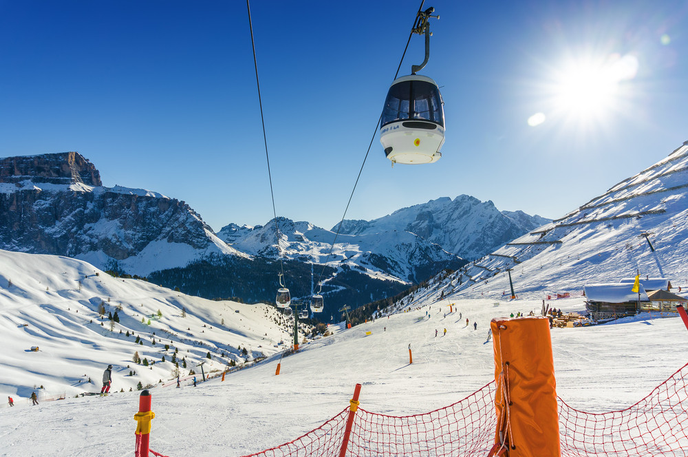 Trei schiori au murit &icirc;n urma unor avalanşe &icirc;n regiunile unde se desfăşoară Jocurile Olimpice de iarnă