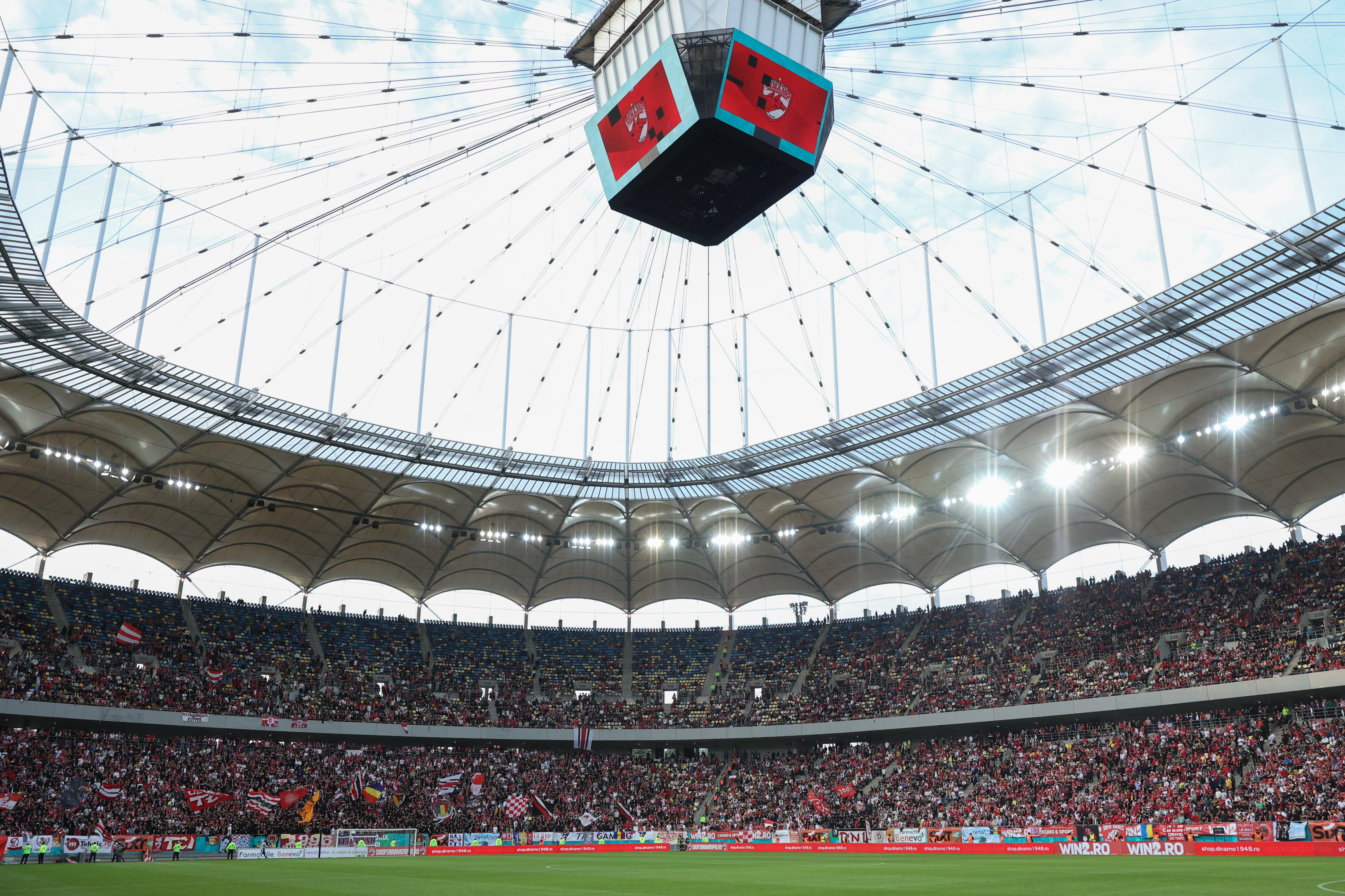 România vrea finala Europa League la Bucureşti în 2028 sau 2029. Arena Naţională va fi modernizată