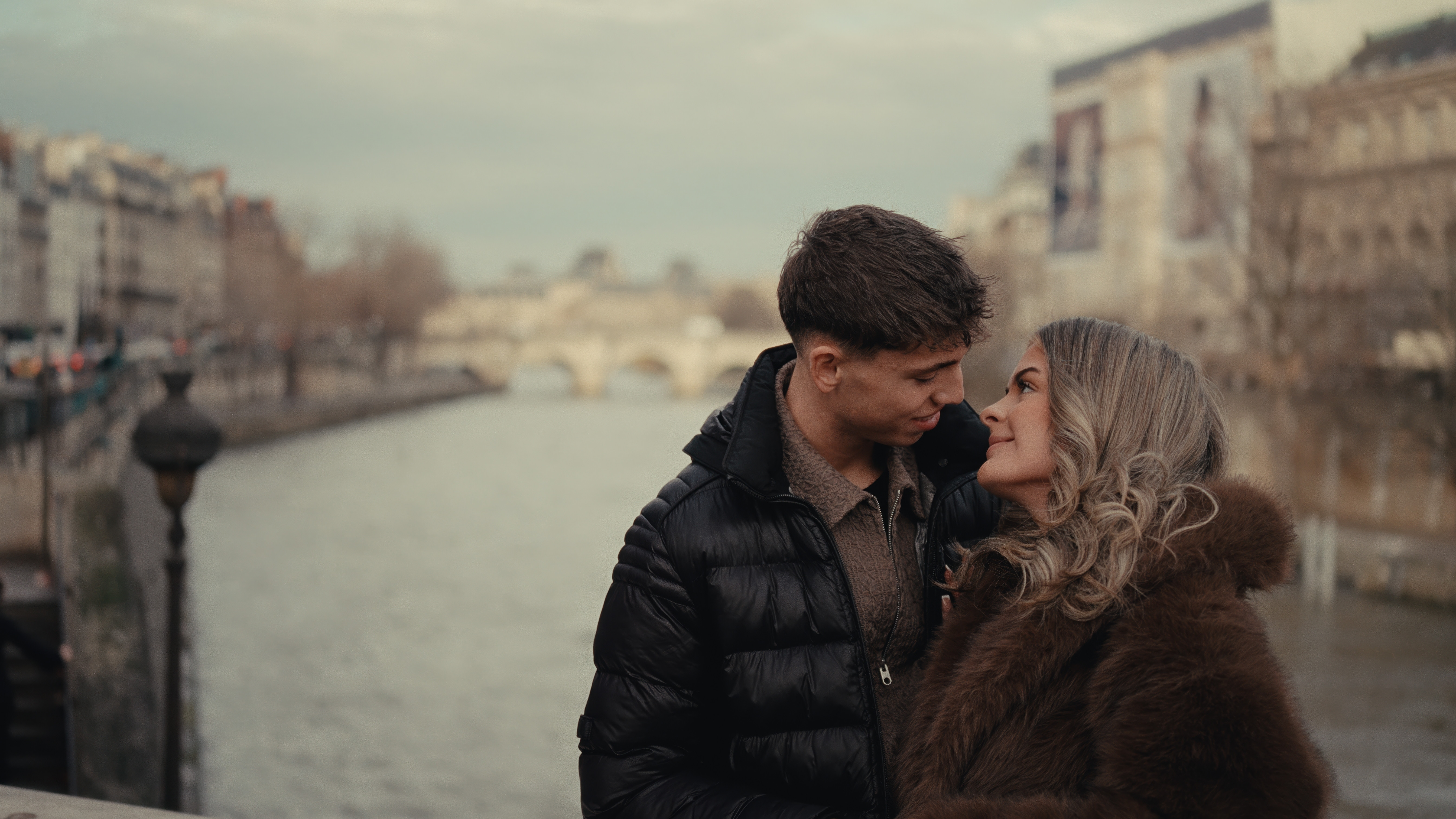 Unde să pleci în Europa de Ziua îndrăgostiților cu bilete de avion ieftine. Destinații de Valentine’s Day 2026