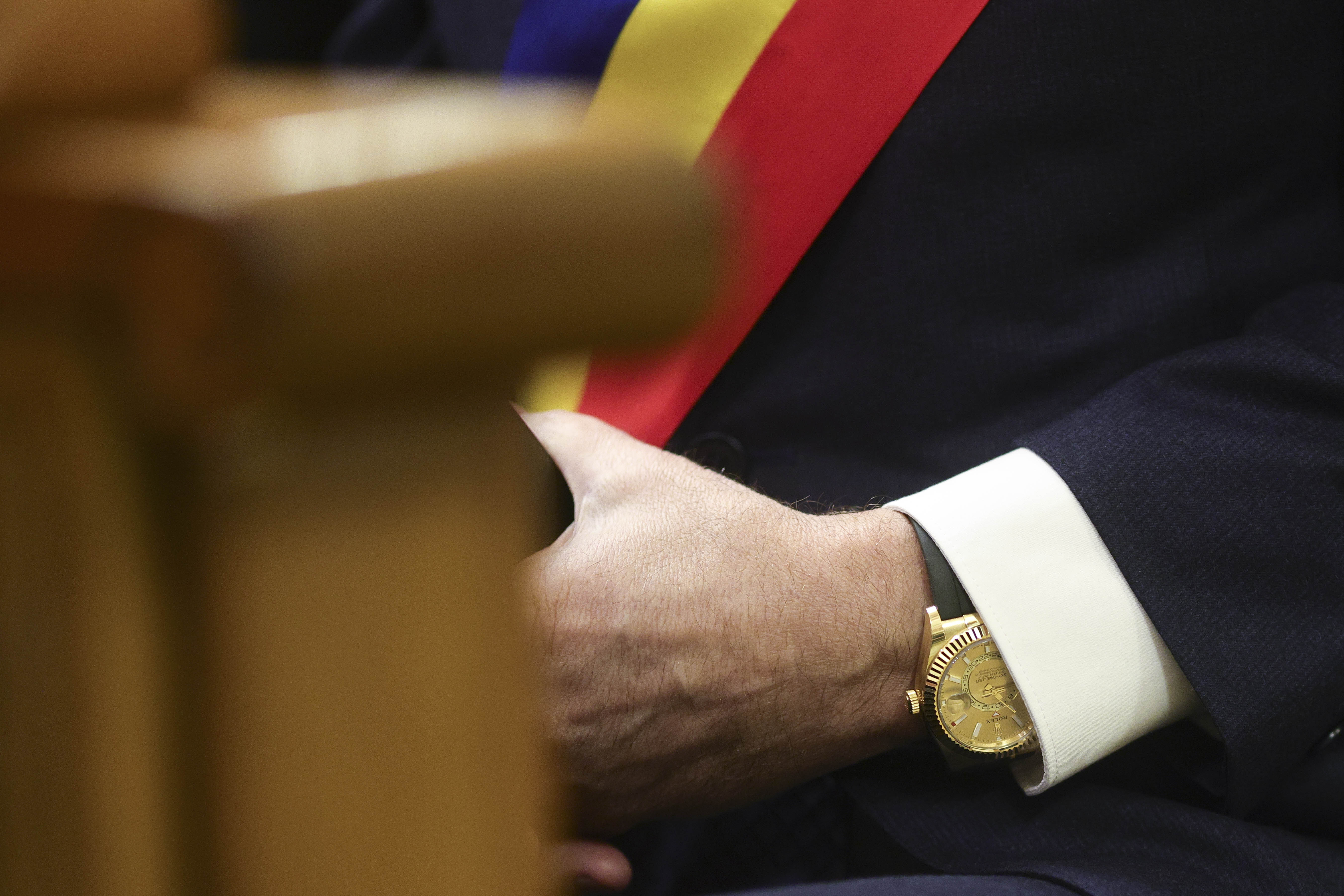 Cine este edilul care a venit la &icirc;nt&acirc;lnirea cu Ilie Bolojan cu un ceas de 30.000 de euro la m&acirc;nă, &icirc;n plină grevă la primării