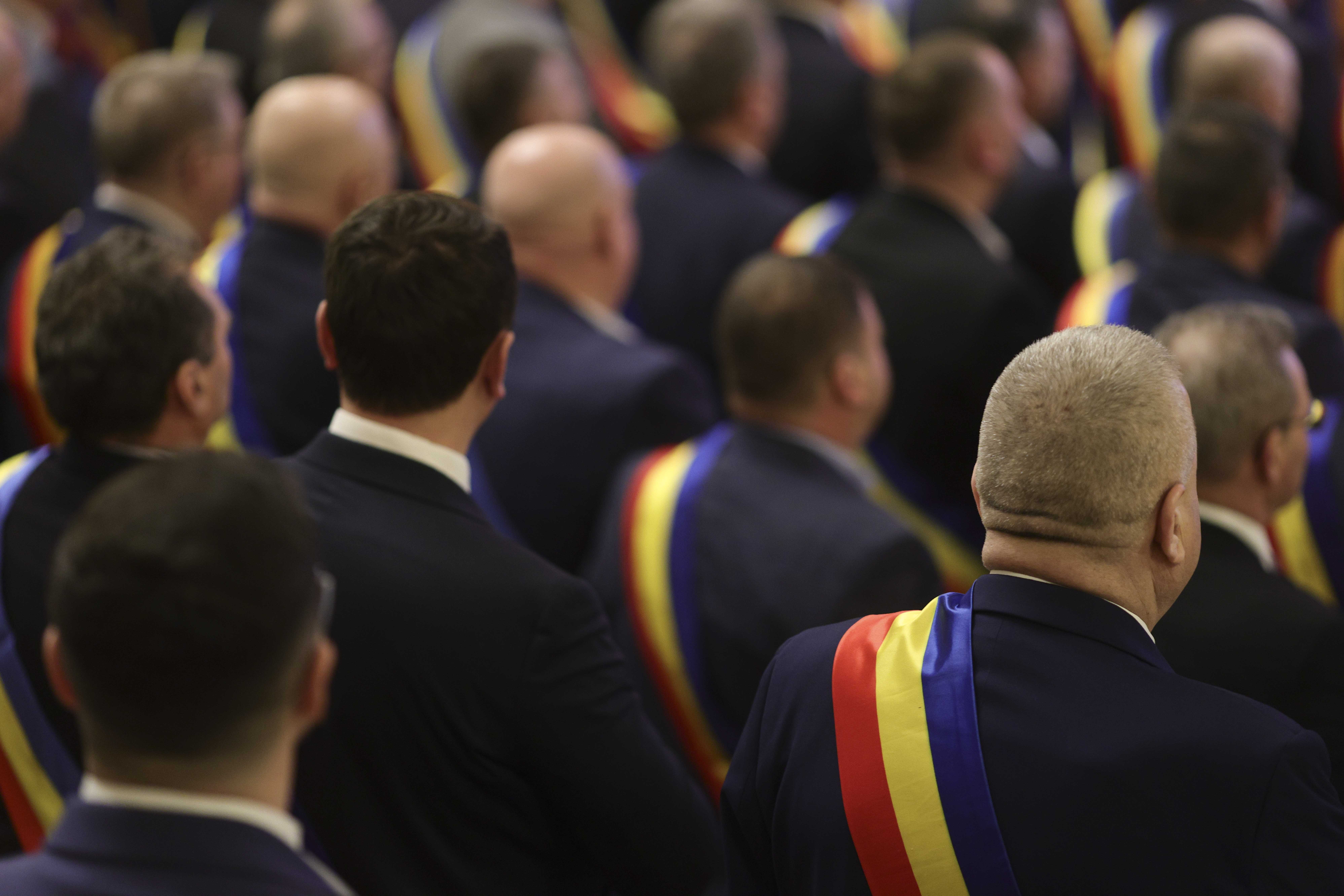 Zeci de primari, consilieri locali și funcționari își pierd mandatele cu noua lege a integrității. Amenzi și de 50.000 lei