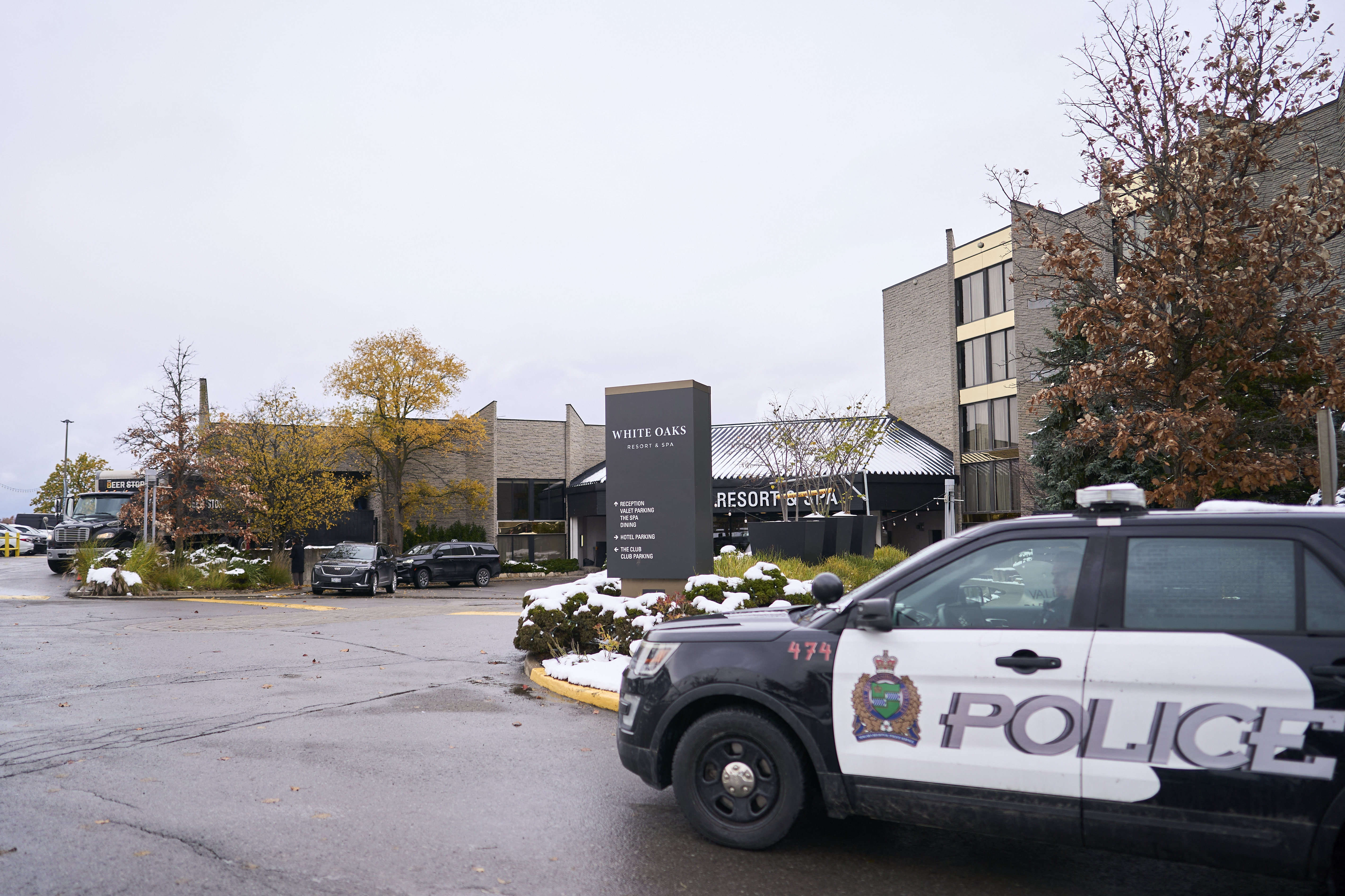 Atac armat devastator într-un liceu și într-o locuință din Canada. Zece persoane au murit, între care și atacatorul