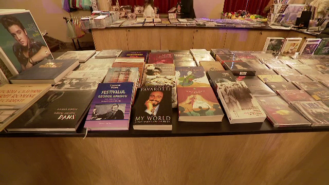 Pasionații de lectură și-au dat întâlnire la Gala Premiilor Literare. Cei mai apreciați autori au fost premiați