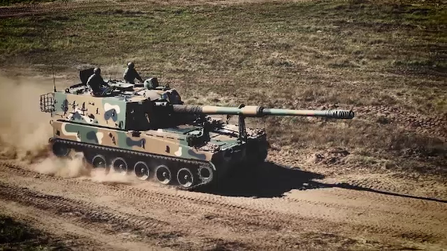 Obuzierul K9 și vehiculele K10 vor fi fabricate în Dâmbovița. Proiectul va aduce mii de locuri de muncă în România