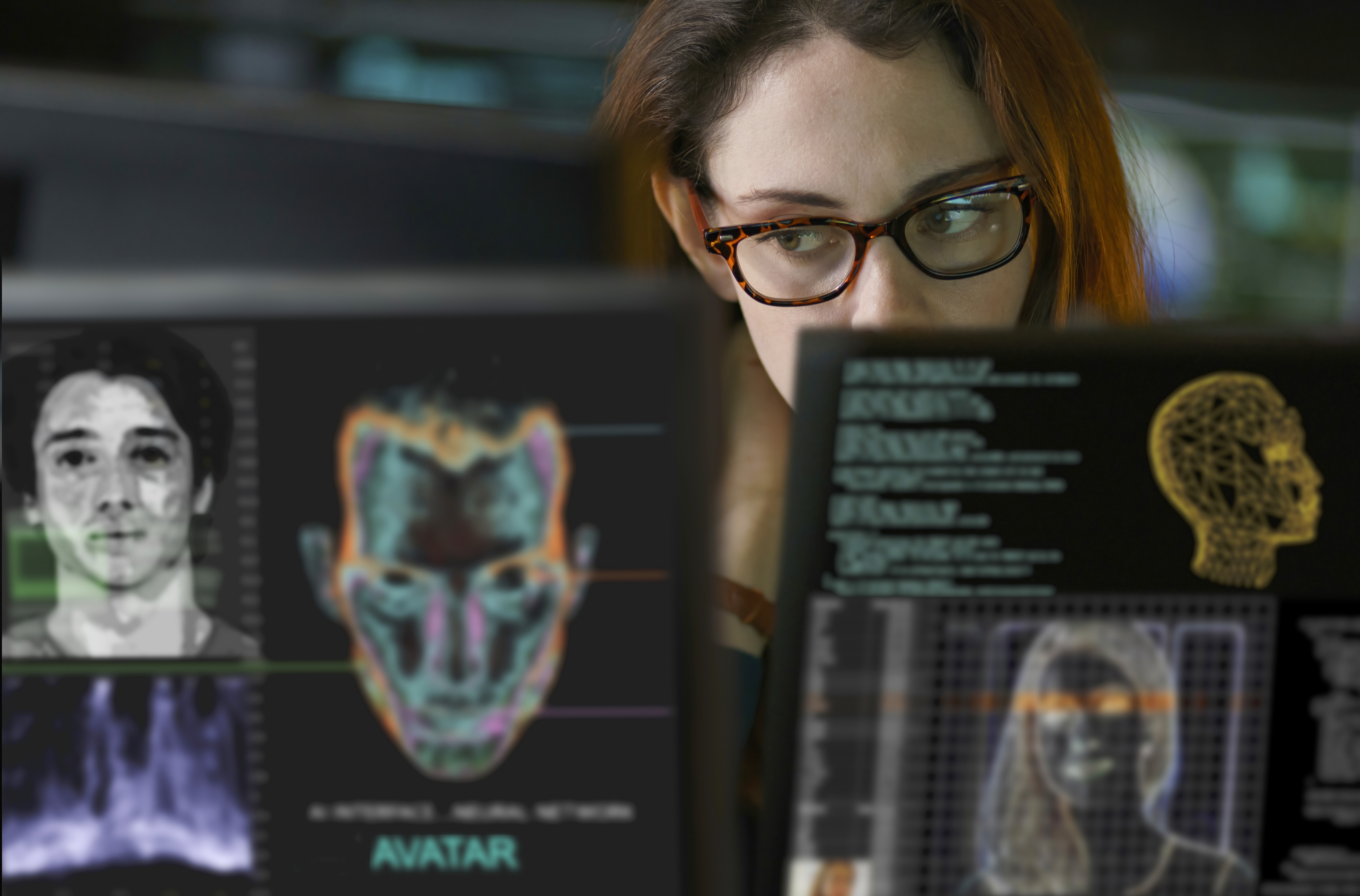 Ghid pentru prevenirea manipulării online lansat de DNSC. Internauții pot afla cum să recunoască fenomenul deepfake