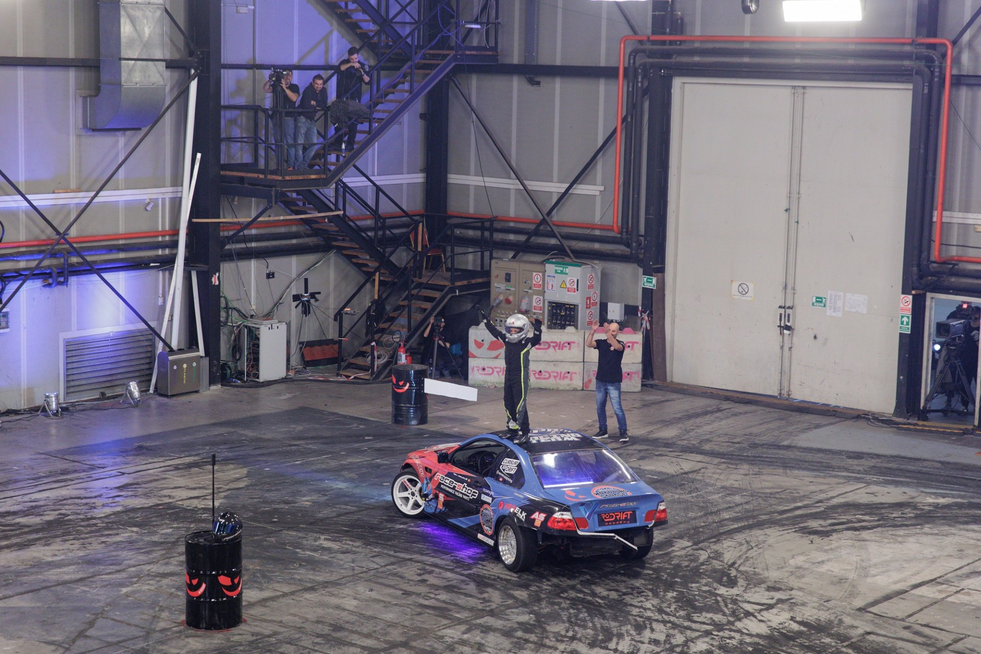 Un copil de 10 ani transformă scena &bdquo;Rom&acirc;nii au talent&rdquo; &icirc;ntr-un circuit de curse. Carmen Tănase: &bdquo;Sunt mută de uimire&rdquo;