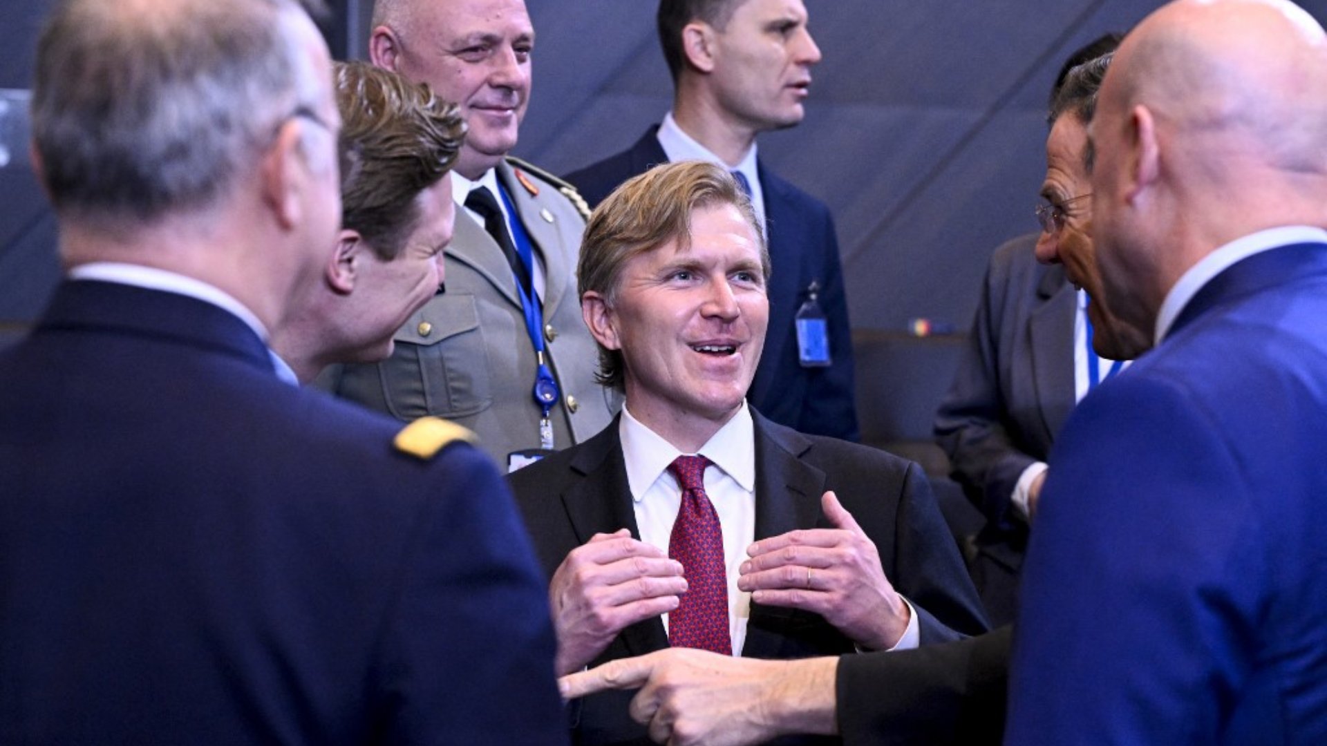 Pentagonul apreciază rolul României în NATO. Colby: „Aliații să transforme cheltuielile în capacități reale de luptă”