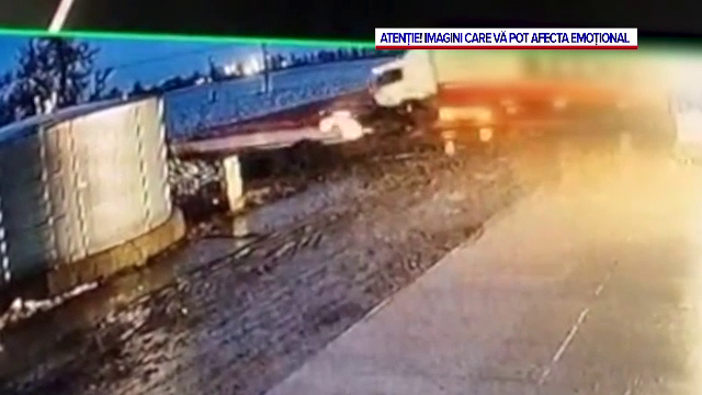 Un TIR scăpat de sub control a spulberat două mașini, pe o șosea din Iași. Accidentul a fost filmat. VIDEO