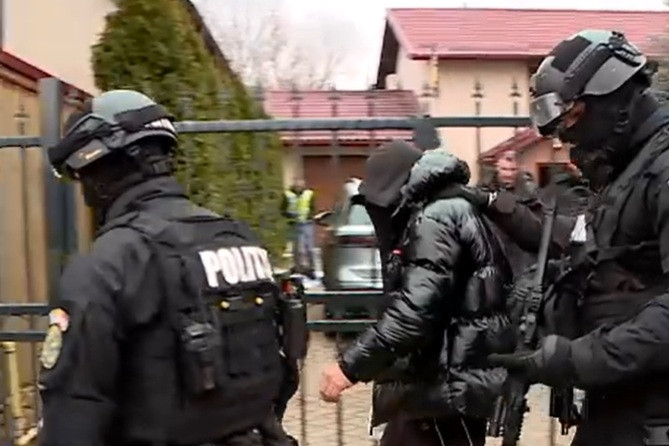 Suspectul în cazul crimei din Florești, adus la reconstituire. Cum a murit inginerul minier pensionar din Florești