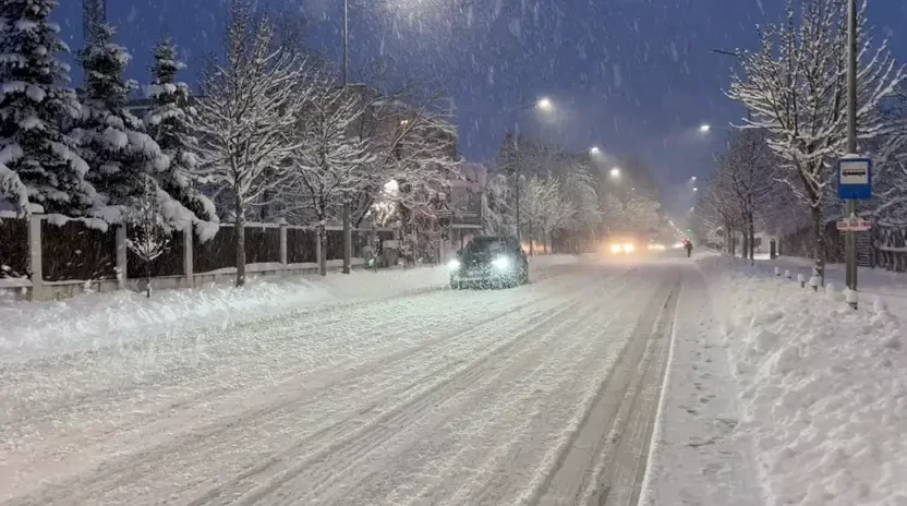 Cod galben de ploi abundente și viscol. Vremea se răcește semnificativ din nou, în toată țara. HARTĂ