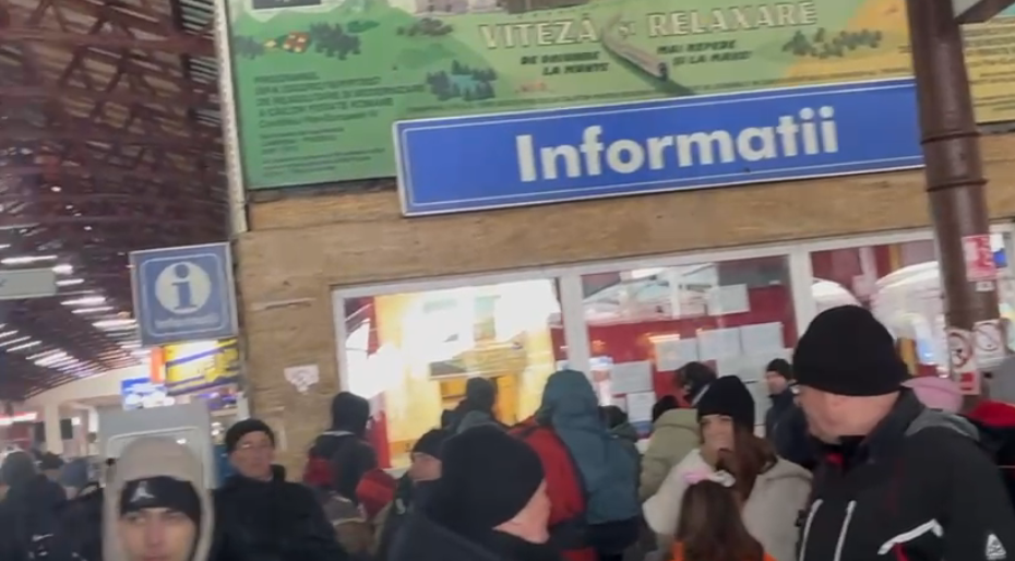 Întârzieri de aproape 6 ore ale unor trenuri din Gara Bucureşti Nord. Circulația a zeci de trenuri a fost suspendată