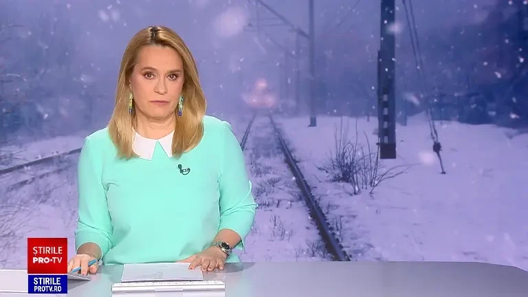 Românii au înghețat în gări, fără să știe dacă le mai vin trenurile. Multe nici nu au mai plecat la drum