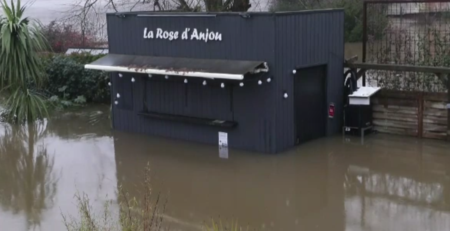 Inundațiile din Franța au depășit recordul din 1959 la cantitatea de apă la metrul pătrat. Plouă neîncetat de 36 de zile