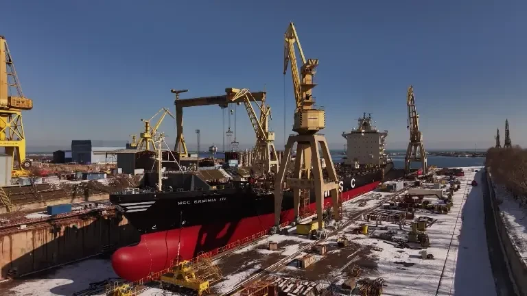 În Marea Neagră, un colos industrial se zbate să supraviețuiască. Cum a ajuns șantierul Mangalia să se scufunde în datorii