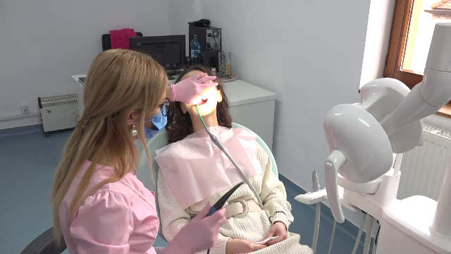 Modul prin care un cabinet stomatologic atrage sute de studenți. &bdquo;Este un avantaj și un lucru binevenit&rdquo;