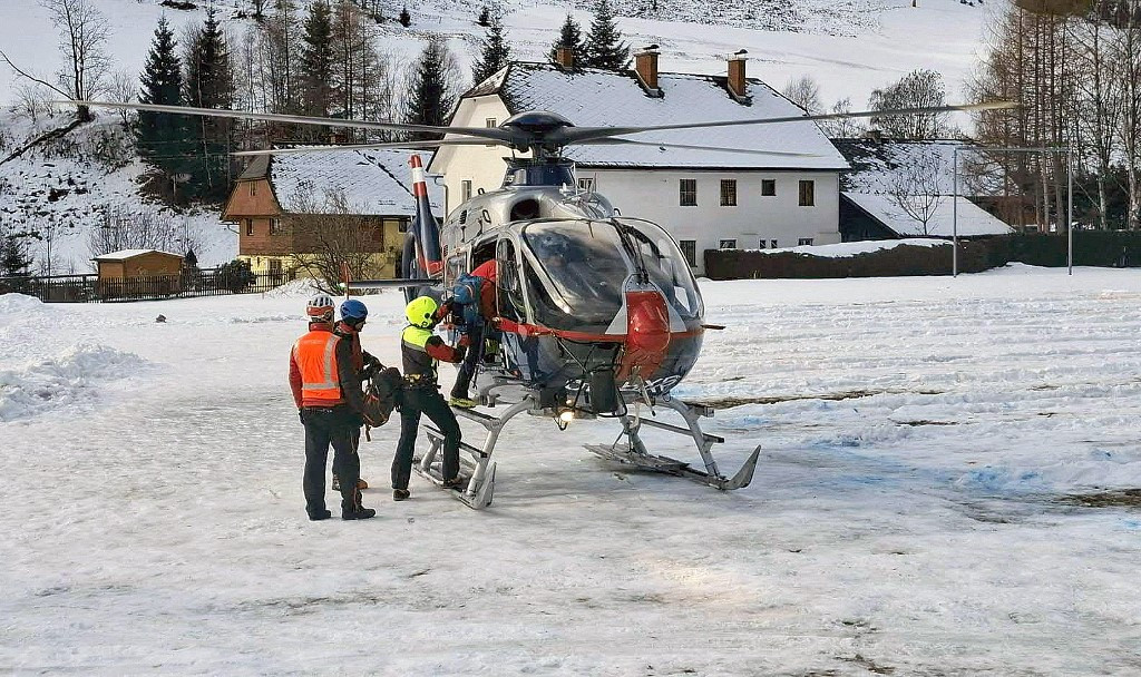Tragedie în Austria. Trei schiori au murit în urma a două avalanşe