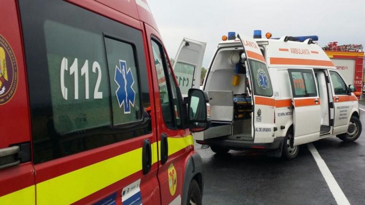 Accident grav pe DN 22, în județul Constanța, între un autoturism și un microbuz. Șoferul microbuzului, care a pierdut controlul, avea permisul suspendat