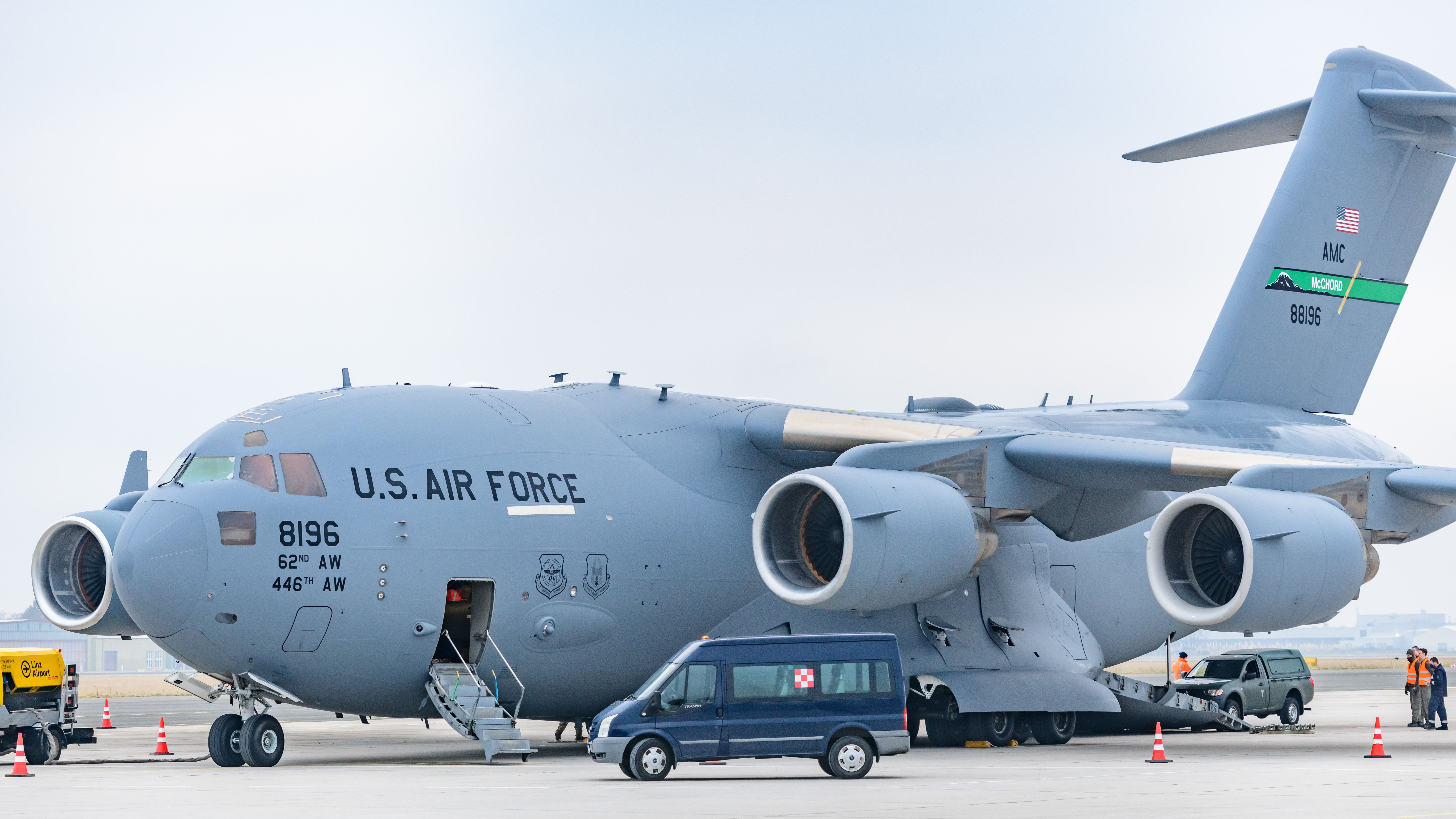 Cel mai mare aeroport din Bulgaria, închis traficului civil. Pistele, rezervate operațiunilor militare SUA