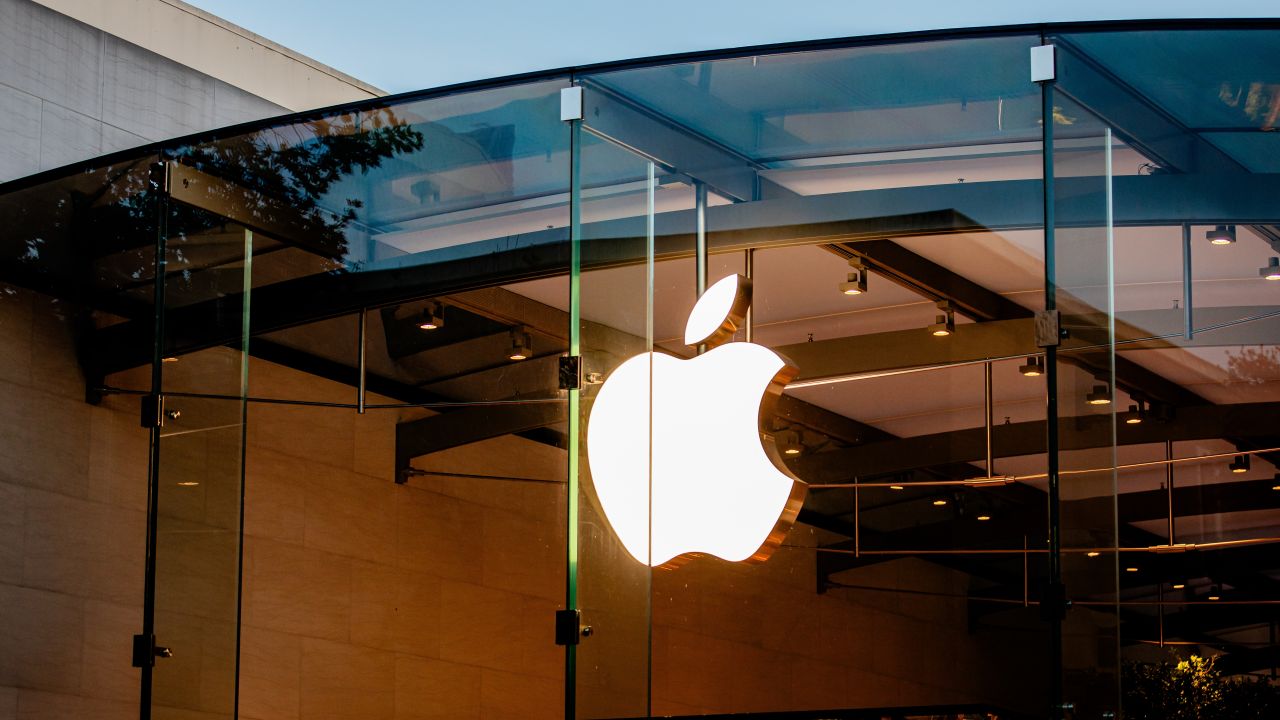 Apple pregătește un nou dispozitiv, cu braţ robotic. Când ar urma să ajungă pe piață