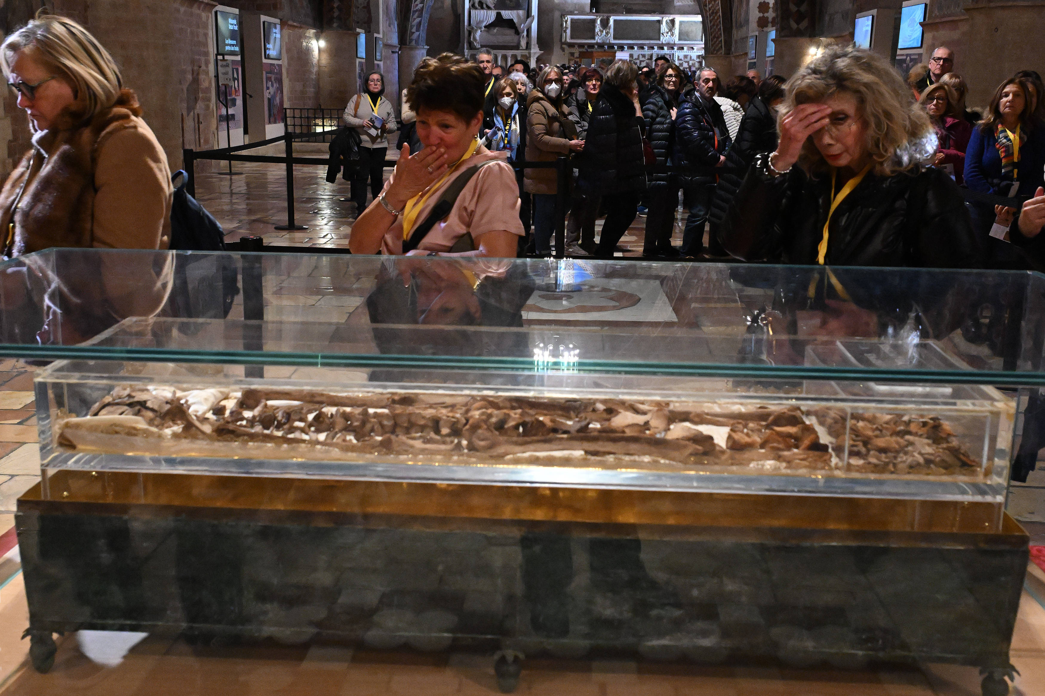 Motivul pentru care Vaticanul a decis să arate publicului, pentru prima dată &icirc;n istorie, scheletul Sf. Francisc de Assisi